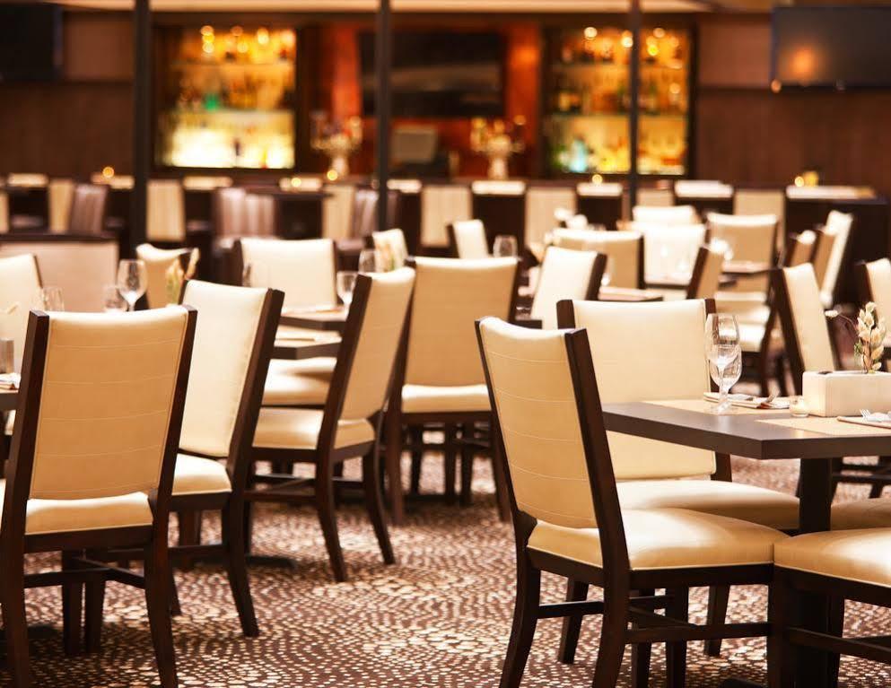 Sheraton Chicago O'hare 4*