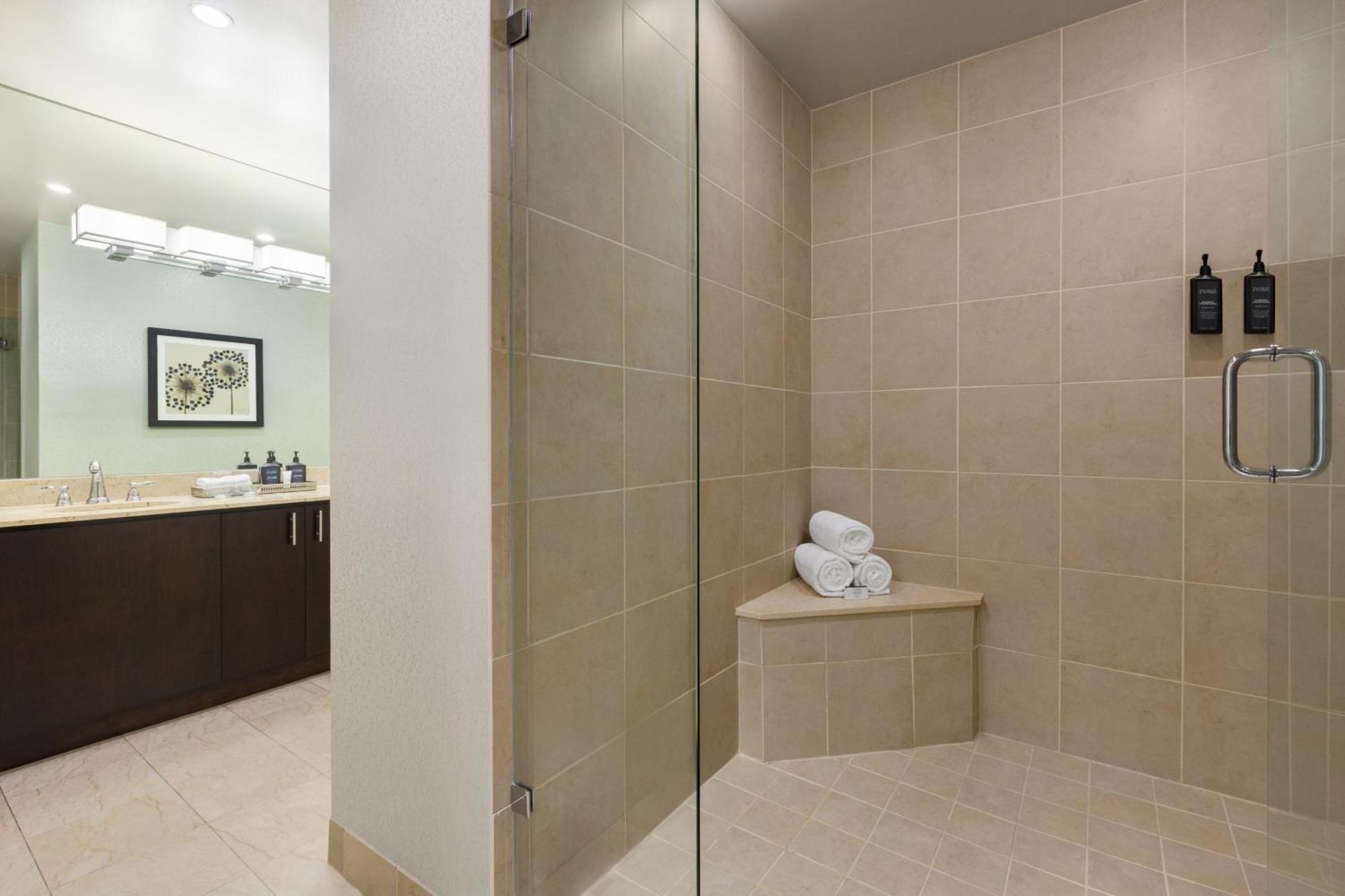 Sheraton Chicago O'hare Hotel 4*